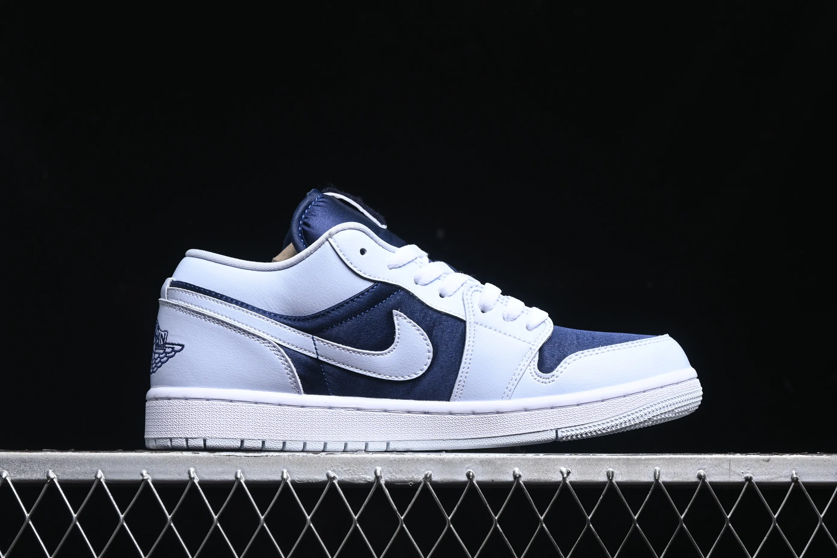 All categories Air Jordan Jordan series basketball shoes Air Jordan 1 Low Air Jordan 1 Low AJ1 Joe 1 silk navy blue low-top cultural casual sneakers FZ8778-044